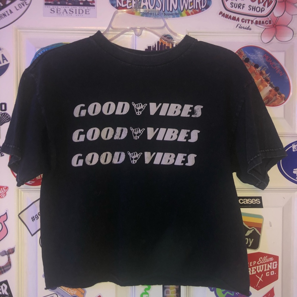 “GOOD VIBES” 🤟🏼CROP TOP!!🔥🔥